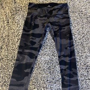 Tuff Athletics camo leggings